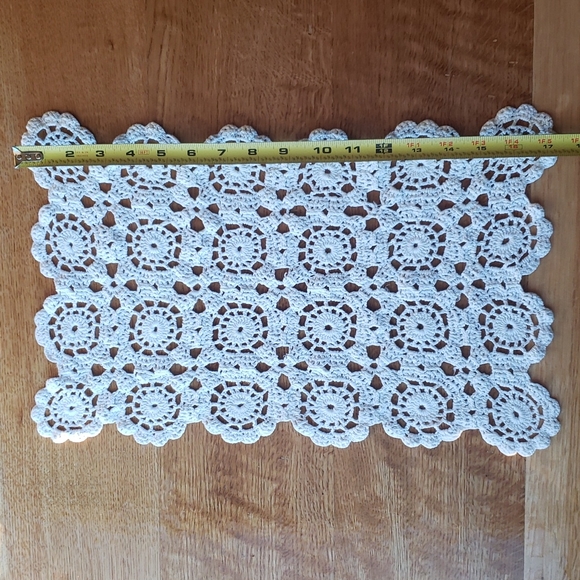 Handmade doili table decor 10 - Picture 2 of 3